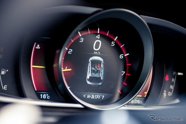 ボルボ V40 クロスカントリー T5 AWD