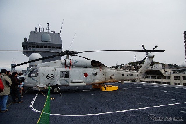 第2エレベーターに搭載されていた対潜ヘリコプターSH-60。