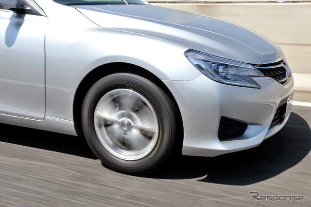 特殊吸音スポンジを採用したダンロップ VEURO VE303 で試走