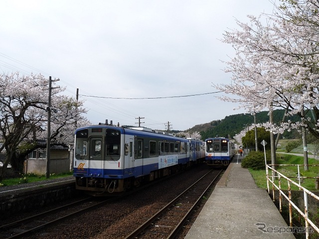 「カジュアルコース」は事前予約不要の整理券方式で、途中駅での乗り降りも可能だ。写真は西岸駅。