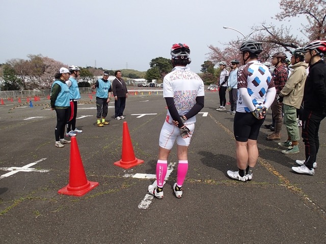 【自転車】乱れるマナー、基本に立ち返り安全走行…TCFオトナのための自転車学校