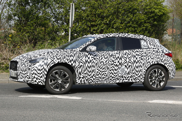 インフィニティ QX30 スクープ写真