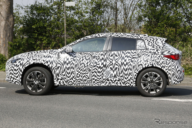 インフィニティ QX30 スクープ写真