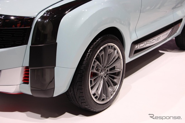 クオロス 2 SUV PHEV(上海モーターショー15)
