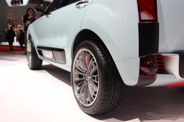 クオロス 2 SUV PHEV(上海モーターショー15)