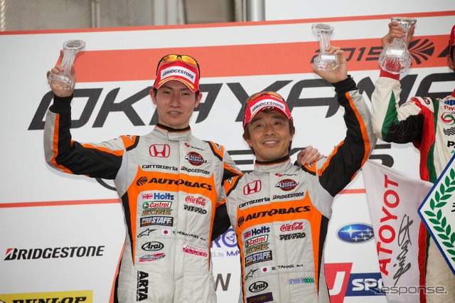 SUPER GT 開幕戦 300クラスでは、#55 ARTA CR-Z GT（高木真一＆小林崇志）が2位となった