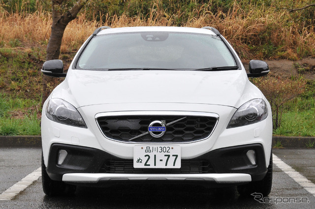 ボルボ V40クロスカントリー