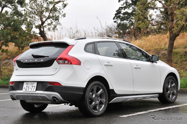 ボルボ V40クロスカントリー