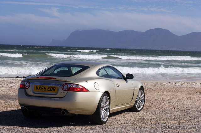 【ジャガー XK 新型】海外リポート…オールアルミの流麗なボディワーク