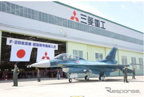 ハンガーアウトした修復初号機