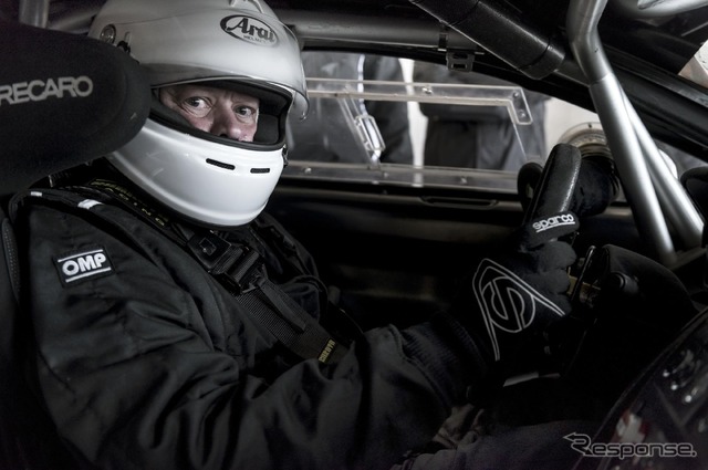 24時間耐久レースに参戦するアストンマーティン の アンディ・パーマー CEO