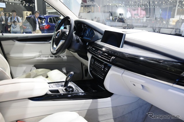BMW X5 xDrive40e（上海モーターショー15）