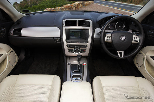 【ジャガー XK 新型】海外リポート…先進と伝統を融合させたインテリア