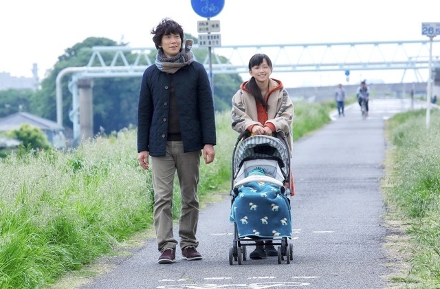 佐々木蔵之介&永作博美『夫婦フーフー日記』-(C) 2015 川崎フーフ・小学館/「夫婦フーフー日記」製作委員会