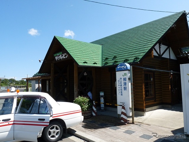 鉄道とBRTの乗換え地点となっている柳津駅。6月改正後は一部のバスが前谷地駅まで直通し、柳津駅で乗り換える必要がなくなる。