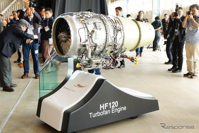 ホンダジェットに搭載されるエンジン「HF120」は驚くほどのコンパクトサイズ。