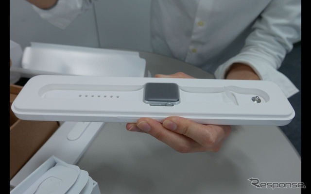 中にはApple Watchが!