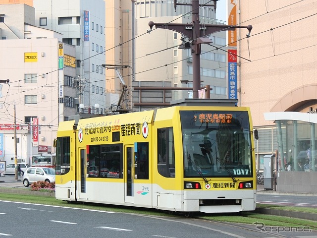 東芝は鹿児島市交通局の協力により路面電車向け蓄電システムによる架線レス走行試験を実施した。写真は鹿児島市電の1000形。