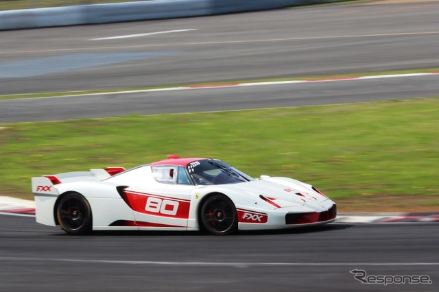 フェラーリ FXX