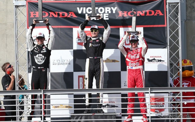 左から2位レイホール、優勝ニューガーデン、3位ディクソン。