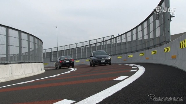 逆走車に遭遇した状況を再現した動画（JAF）