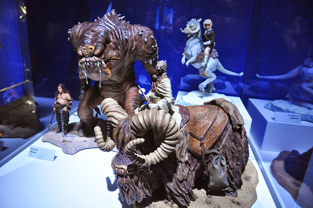 「スター・ウォーズ展 未来へつづく、創造のビジョン。」 - (C) &TM Lucasfilm Ltd