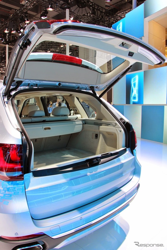 BMW X5 xDrive40e(上海モーターショー15)