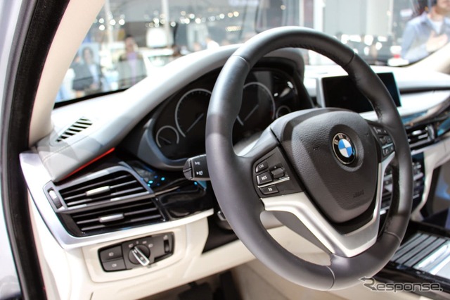 BMW X5 xDrive40e(上海モーターショー15)