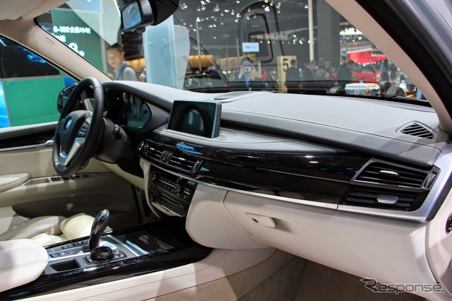 BMW X5 xDrive40e(上海モーターショー15)