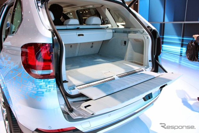 BMW X5 xDrive40e(上海モーターショー15)