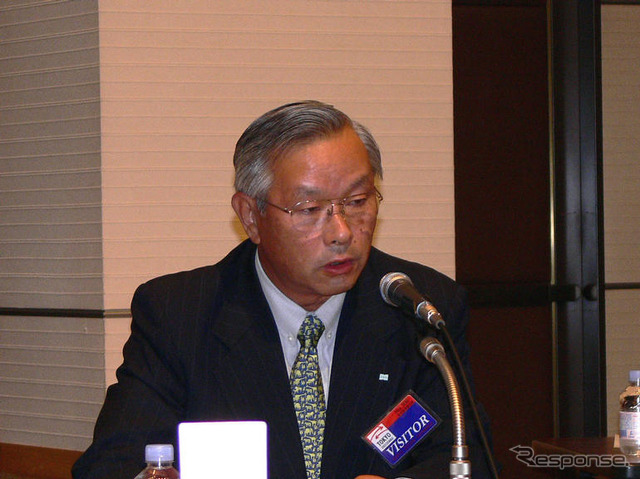 日本板硝子の藤本社長、「世界最大規模のグローバルリーダー」と強調
