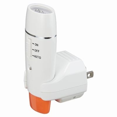 「NCHSN05WH」はコンパクトな懐中電灯とホルダーがセットになったナイトライト。明暗センサーを内蔵している(画像は公式サイトより)
