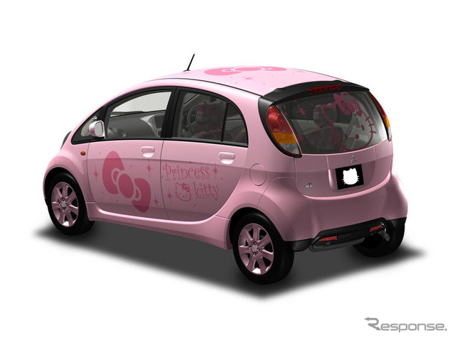 激レア商品 ハローキティ 車 三菱 i のハローキティ特別仕様車、1台限定で販売 2枚目の写真