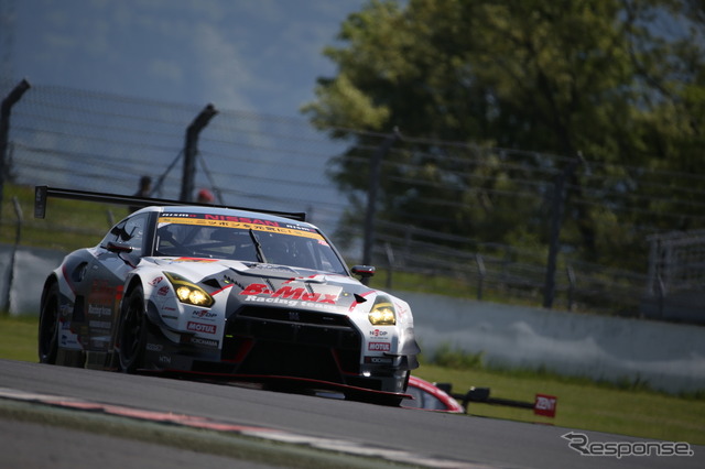 GT300予選2位、#3 GT-R。