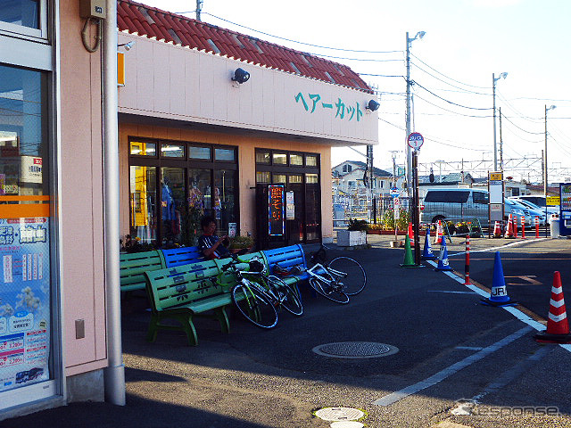 館山駅前の高速バスカウンター(5月2日)