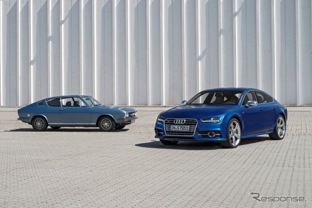 アウディ S7スポーツバック(右)とアウディ 100クーペS(左)