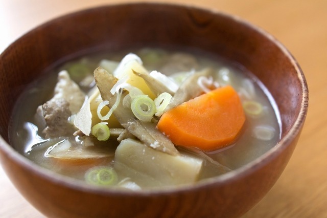 現在開催中の後期にも出店:肉料理研究所(肉ラボ)「おにいちゃんの豚汁」。和の味でほっと一息つきたい。