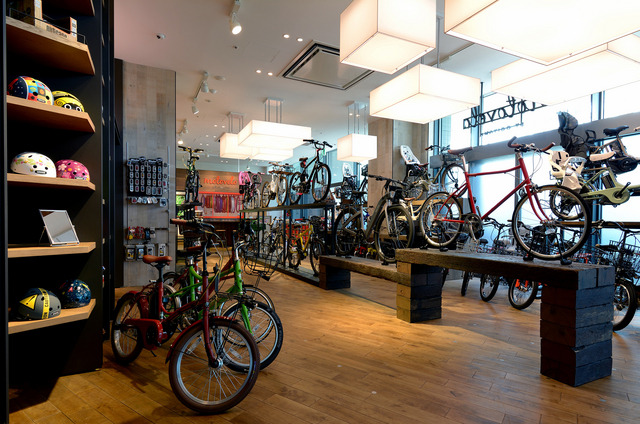 蔦屋家電内に電動自転車の専門店「モトベロ二子玉川」オープン