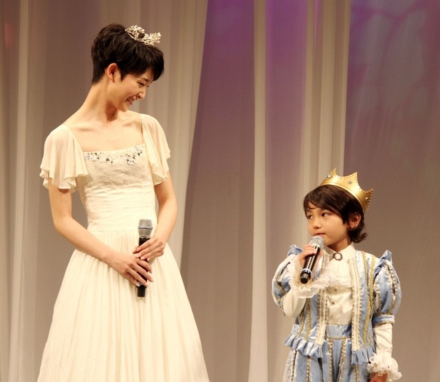 剛力彩芽と佐藤ライアン