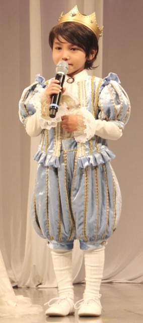 佐藤ライアンの全身ショット