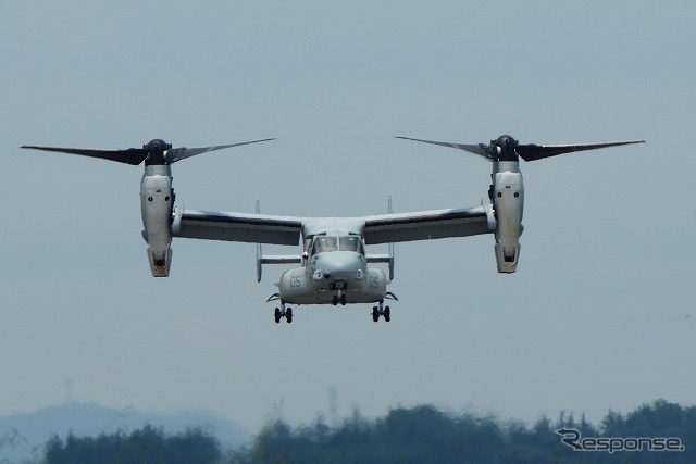 こちらは海兵隊向けの「MV-22 オスプレイ」、搭載する電子機器が異なる。CV-22の機首部に装備されるAN/APQ-186レーダーがMV-22には無い。