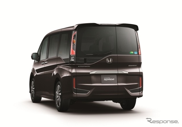 ホンダ ステップワゴンスパーダ(プレミアムスパークルブラック・パール)