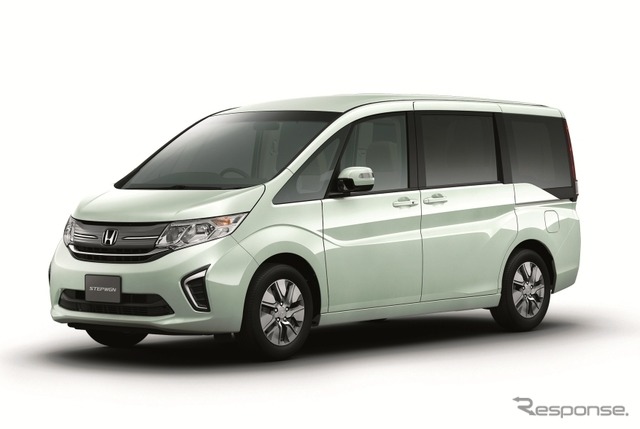ホンダ ステップワゴン(ミルクグラス・パール)