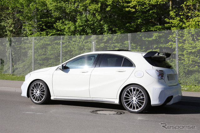 メルセデス A45 AMG にもついにルーフスポイラー装着か