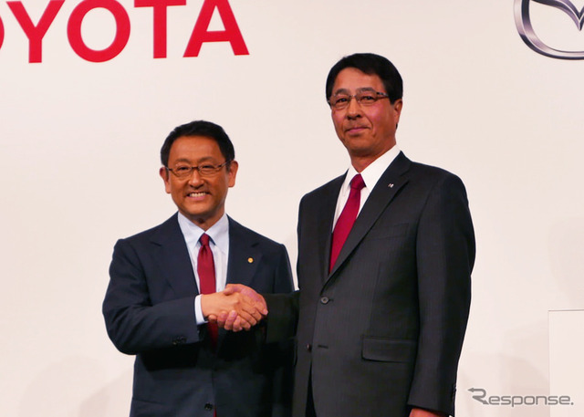 トヨタとマツダ、業務提携へ基本合意(トヨタ豊田章男社長とマツダ小飼雅道社長)