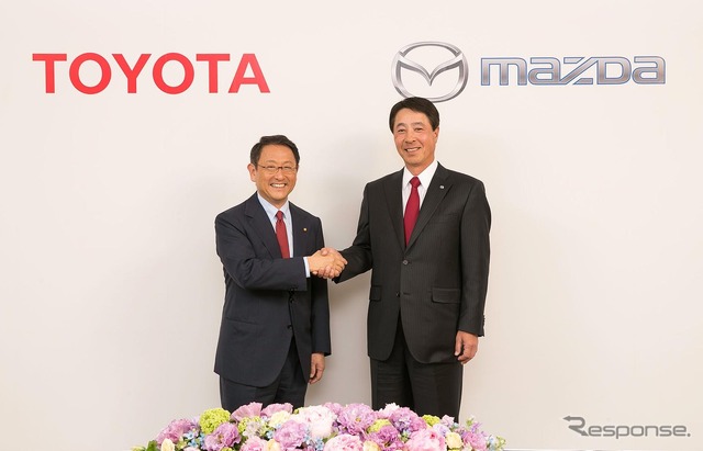 トヨタとマツダ、業務提携へ基本合意(トヨタ豊田章男社長とマツダ小飼雅道社長)