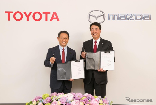 トヨタとマツダ、業務提携へ基本合意(トヨタ豊田章男社長とマツダ小飼雅道社長)