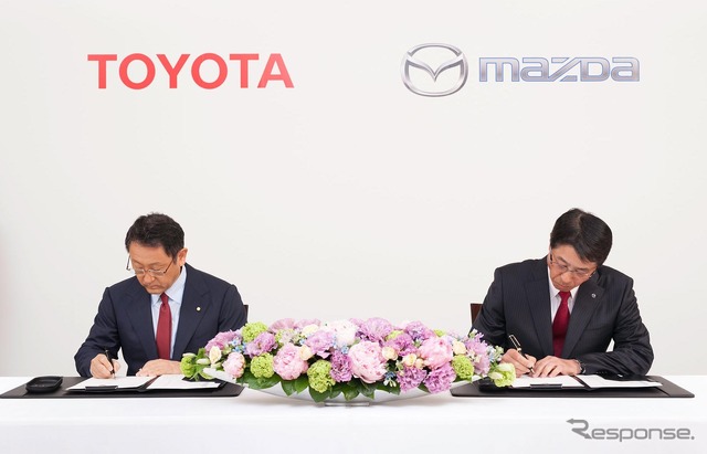 トヨタとマツダ、業務提携へ基本合意(トヨタ豊田章男社長とマツダ小飼雅道社長)