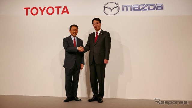トヨタとマツダ、商品・技術での継続的協力構築で覚書(トヨタ豊田章男社長とマツダ小飼雅道社長)