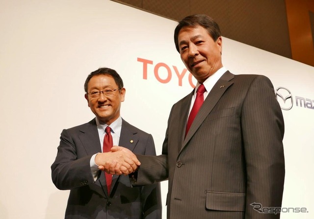 トヨタ豊田章男社長とマツダ小飼雅道社長